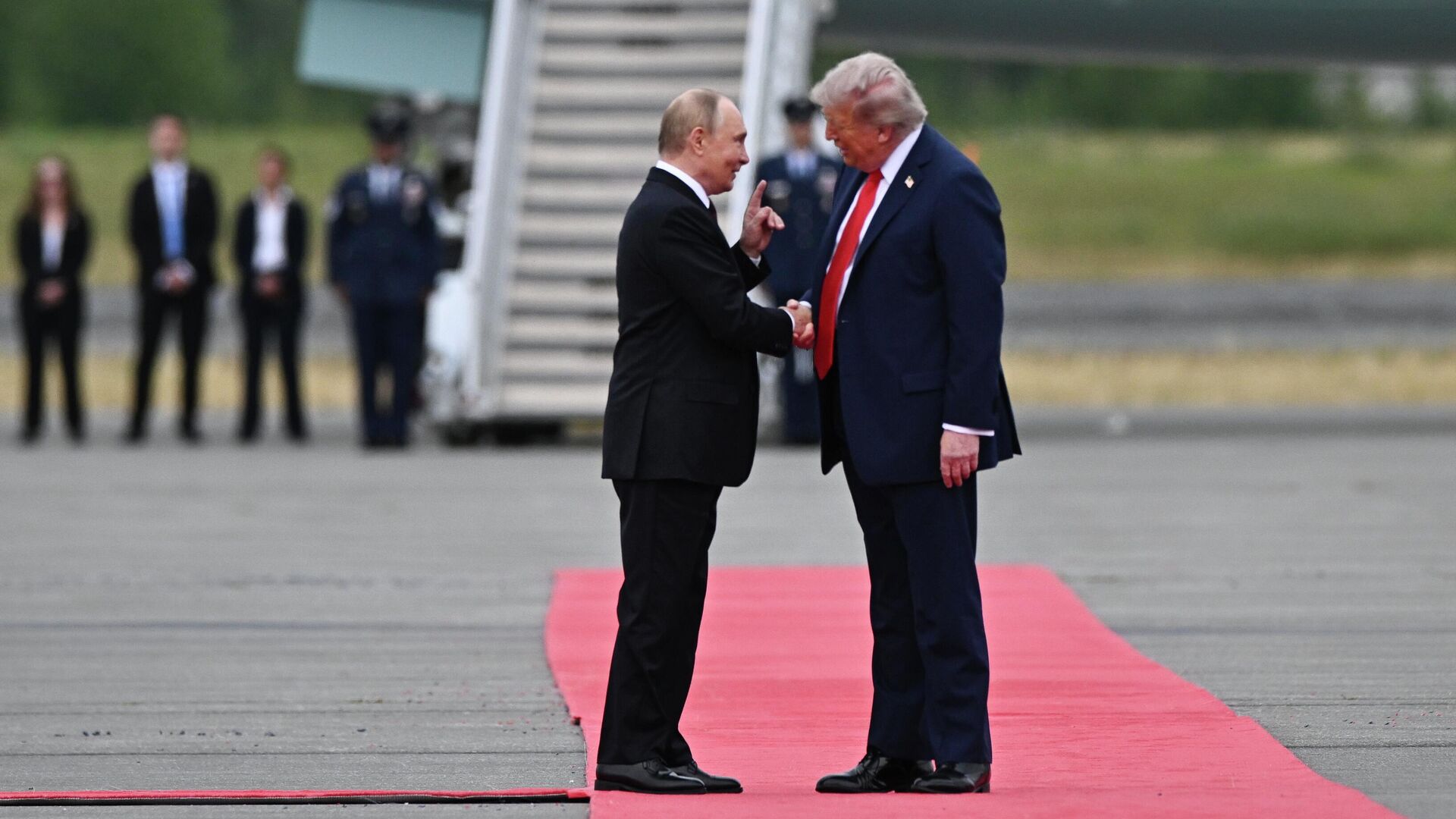 Экс-глава МИД Ливии назвал встречу Путина и Трампа сигналом надежды